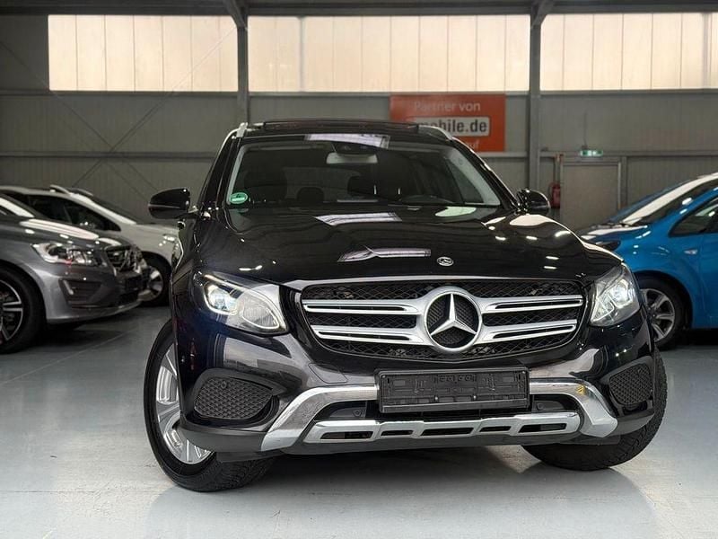 Schwarz Gebraucht 2017 Mercedes GLC250 SUV | 25.300 € (Superpreis) - Bild 1/4
