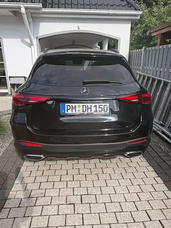 Gebraucht Mercedes GLC450 367 PS (269 kW) 2024 Schwarz SUV