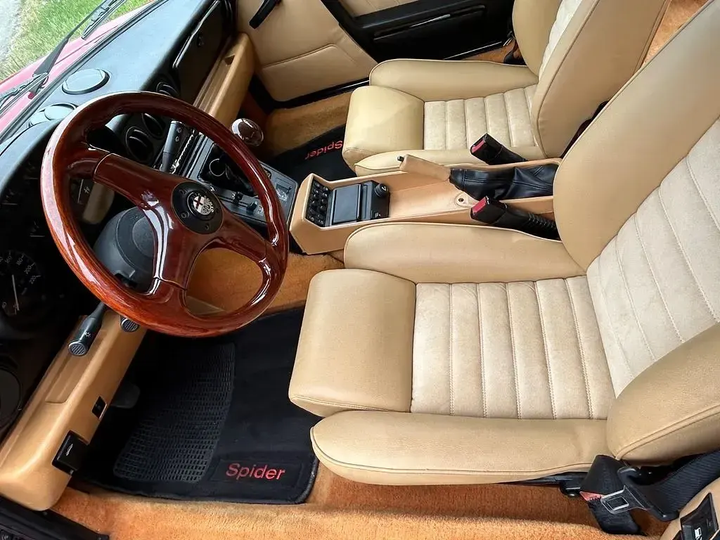Gebraucht Alfa Romeo Spider 120 PS (88 kW) 1991 Rot Cabrio