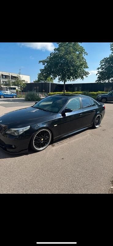 Blau Gebraucht 2004 BMW 530 M Sport Limousine | 10.700 € (Teuer) - Bild 1/4