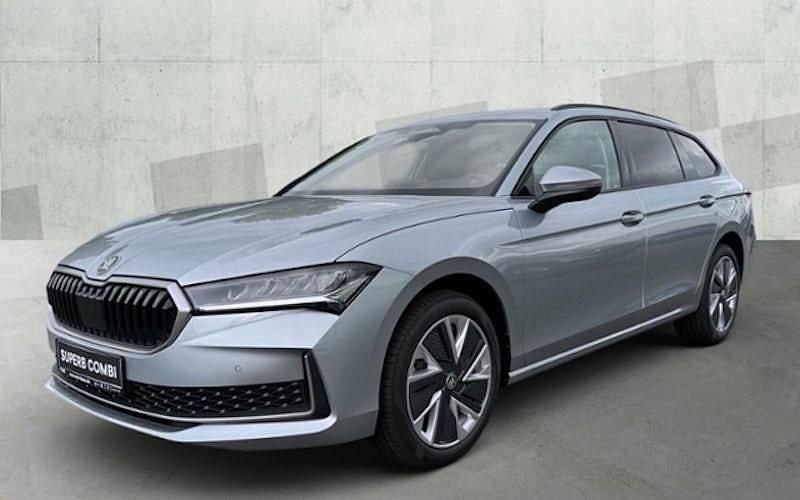 Gebraucht Skoda Superb Selection 150 PS (110 kW) 2025 Silber Kombi