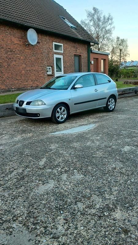 Gebraucht Seat Ibiza 75 PS (55 kW) 2003 Silber Kleinwagen