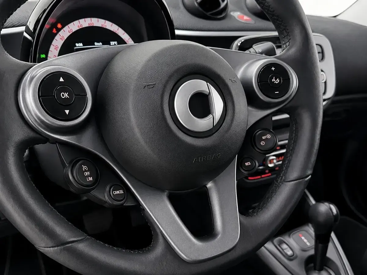 Gebraucht Smart ForTwo Electric Drive 60 kW (82 PS) 2023 Schwarz Coupé