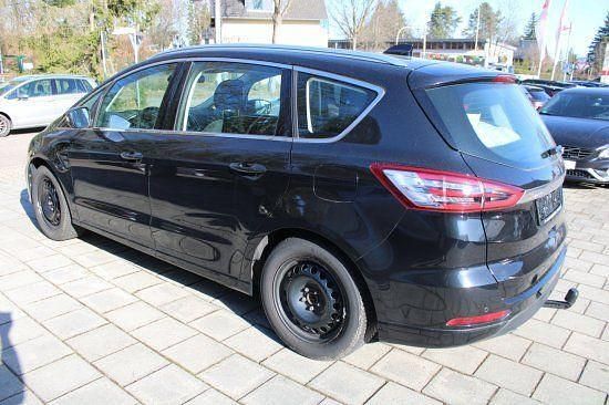 Gebraucht Ford S-MAX Titanium 150 PS (110 kW) 2022 Schwarz Van / Kleinbus