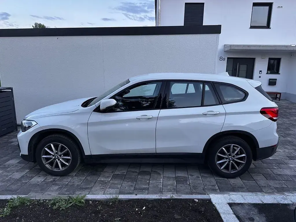 Używany BMW X1 140 KM (102 kW) 2020 Biały SUV