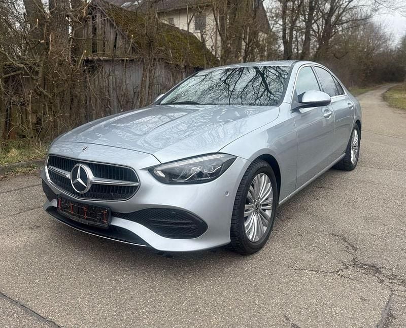 Gebraucht Mercedes C220 Avantgarde 200 PS (147 kW) 2023 Hightechsilber  metalliclac Limousine