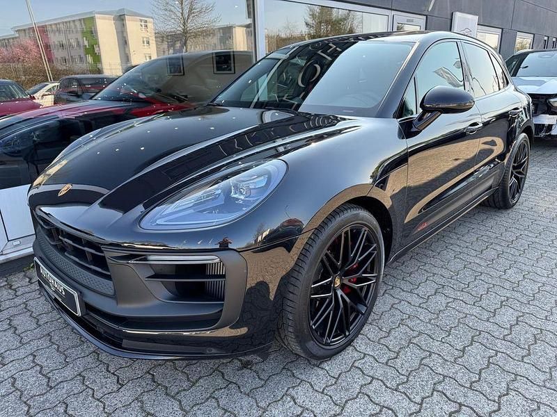 Gebraucht Porsche Macan GTS 441 PS (324 kW) 2022 Tiefschwarzmetallic SUV