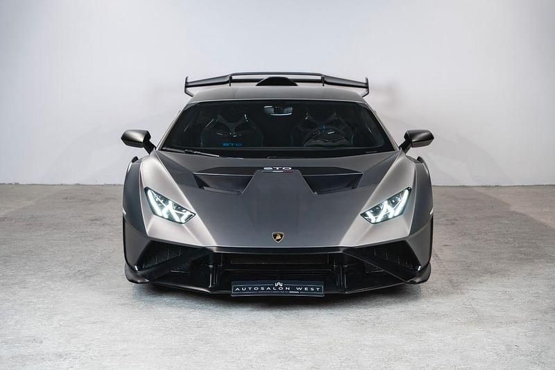 Usata Lamborghini Huracán 640 CV (470 kW) 2022 Grigio Coupé