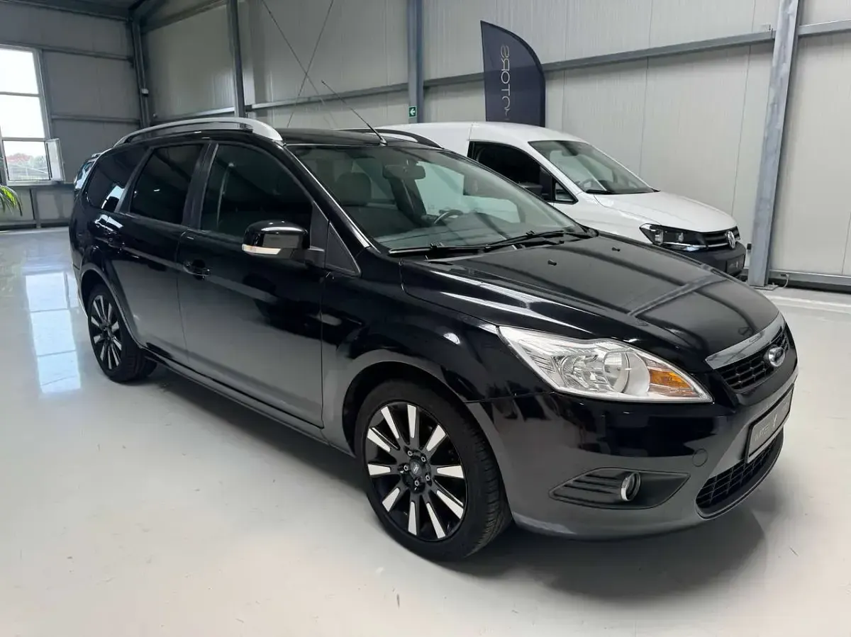 Gebraucht Ford Focus 125 PS (91 kW) 2009 Pantherschwarz metallic Kombi