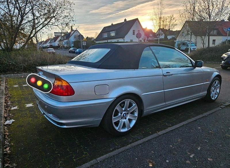 Gebraucht BMW 325 Cabriolet 192 PS (141 kW) 2002 Silber Cabrio