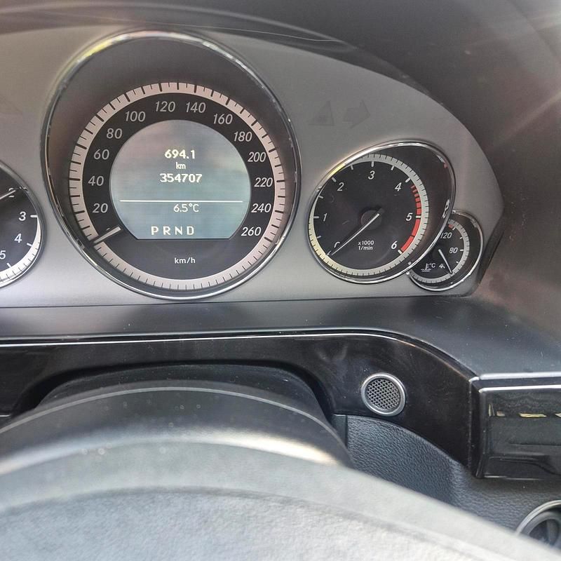 Gebraucht Mercedes E220 170 PS (125 kW) 2010 Schwarz Kombi