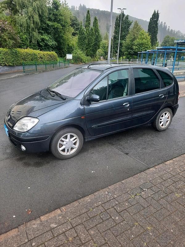 Grau Gebraucht 2002 Renault Scénic Van / Kleinbus | 1.200 € (Superpreis) - Bild 1/4