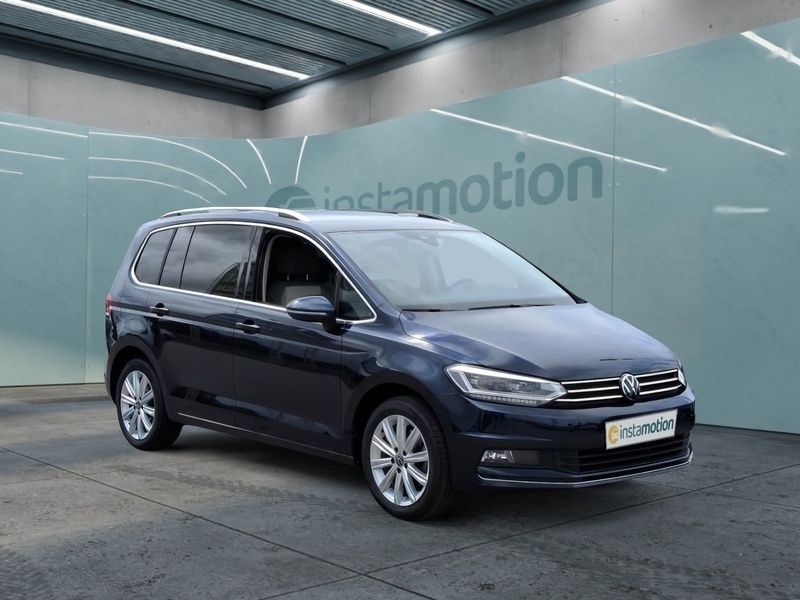 Blau Gebraucht 2024 VW Touran Highline Van / Kleinbus | 36.929 € (Fairer Preis) - Bild 1/4