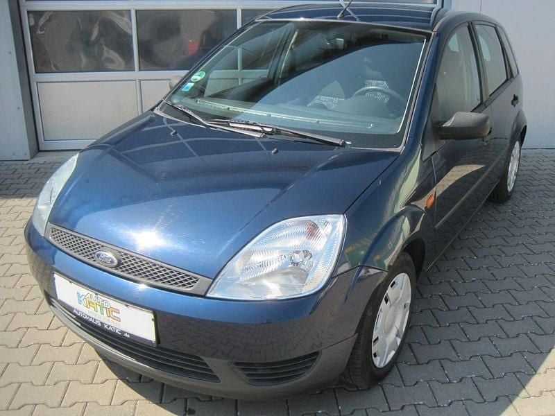 Blau Gebraucht 2004 Ford Fiesta Ambiente Limousine | 1.990 € (Fairer Preis) - Bild 1/4
