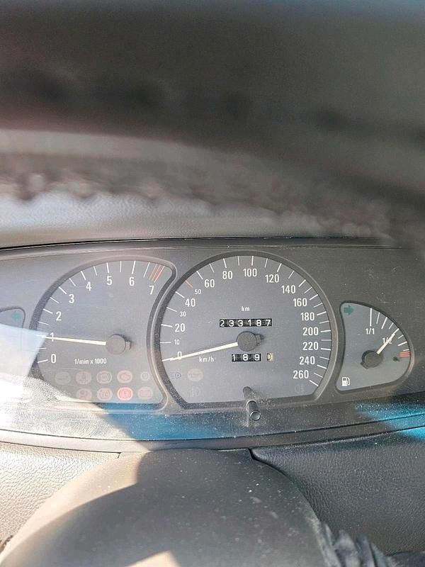 Second-hand Opel Omega 170 CP (125 kW) 2000 Roșu Berlinǎ