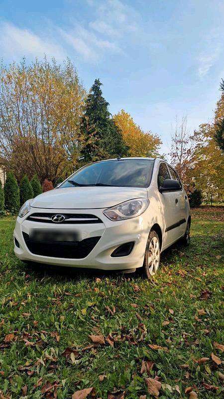 Weiß Gebraucht 2013 Hyundai i10 Kleinwagen | 3.150 € (Fairer Preis) - Bild 1/4