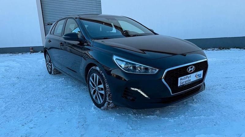 Schwarz Gebraucht 2020 Hyundai i30 Edition 30+ Limousine | 13.590 € (Guter Preis) - Bild 1/4