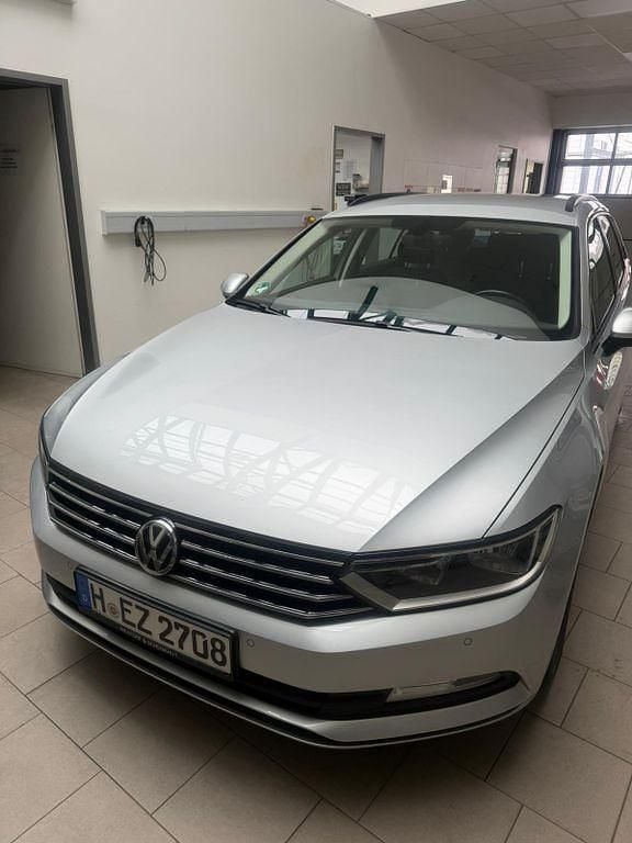 Gebraucht VW Passat Trendline 150 PS (110 kW) 2018 Silber Kombi