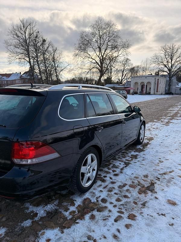 Gebraucht VW Golf VI 140 PS (102 kW) 2011 Schwarz Kleinwagen