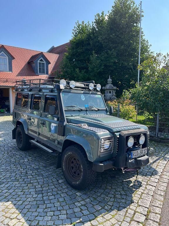 Grün Gebraucht 2013 Land Rover Defender SUV | 59.999 € (Etwas zu teuer) - Bild 1/4