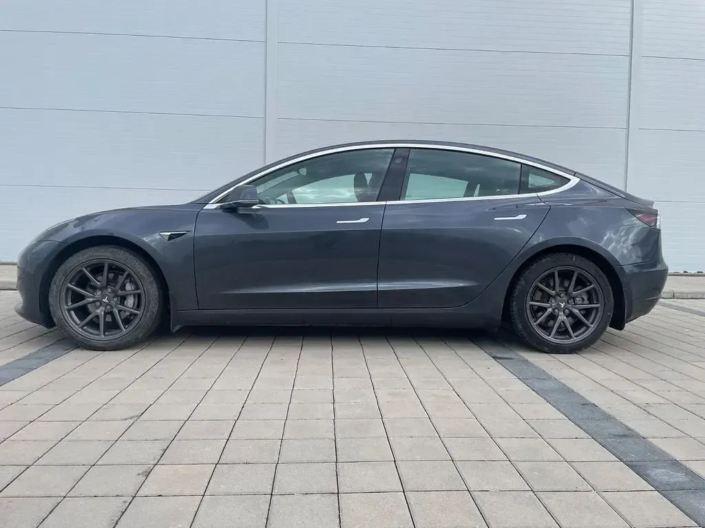 Gebraucht Tesla Model 3 Standard Range Plus 239 kW (325 PS) 2019 Grau Limousine