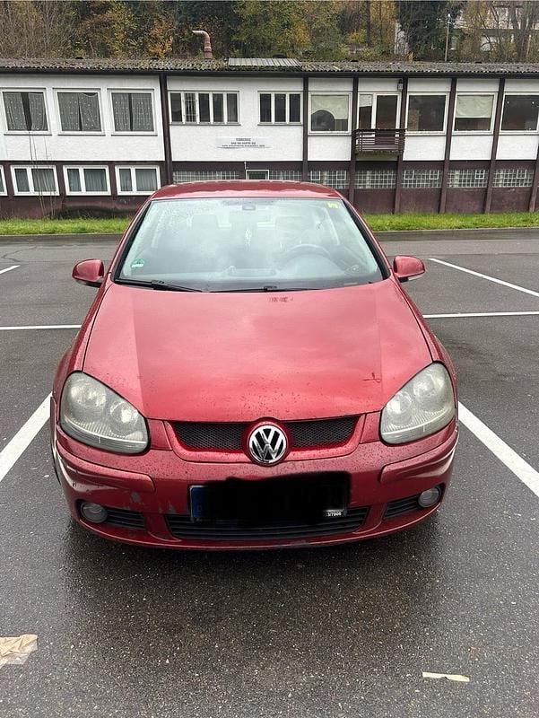 Rot Gebraucht 2004 VW Golf V Kleinwagen | 1.200 € (Superpreis) - Bild 1/4