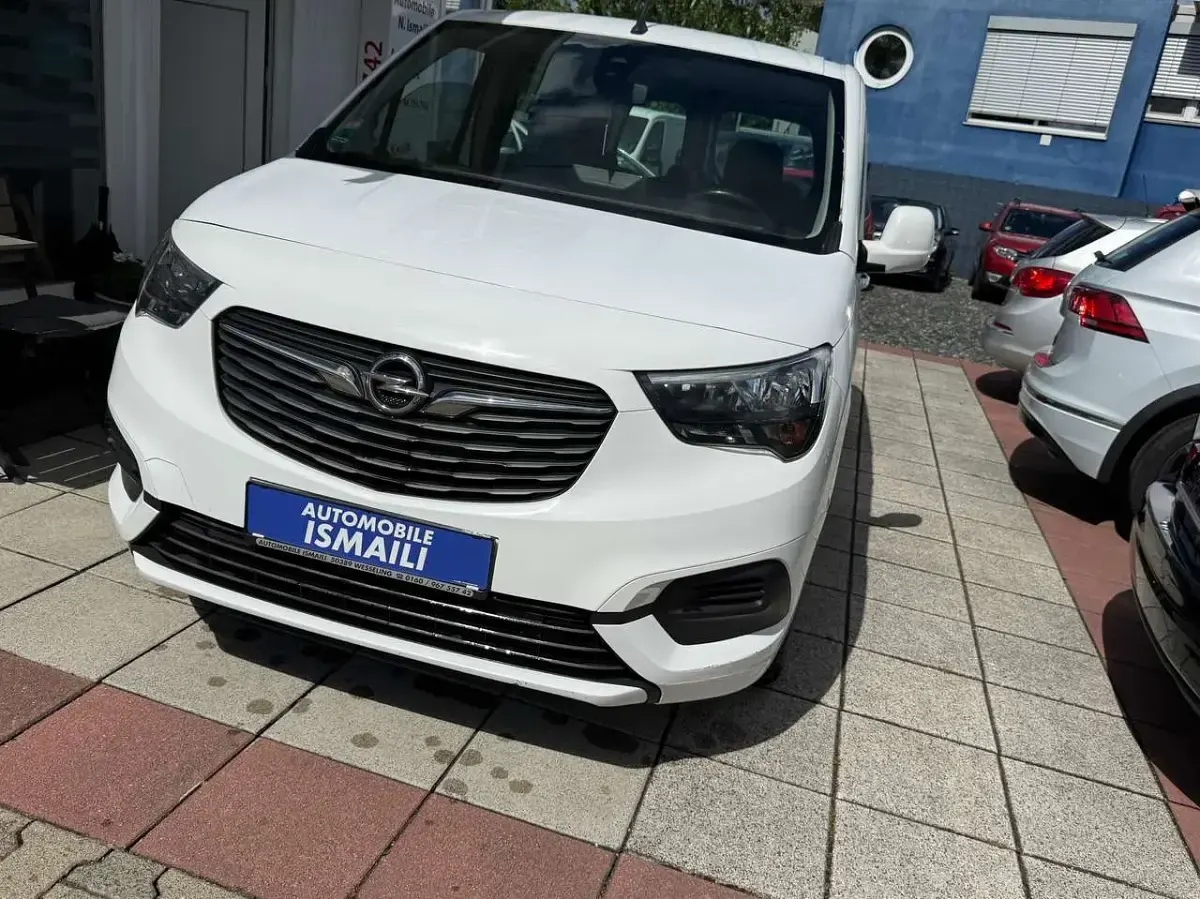 Gebraucht Opel Combo Edition 102 PS (75 kW) 2019 Jade weiss/arktis weiss Van / Kleinbus