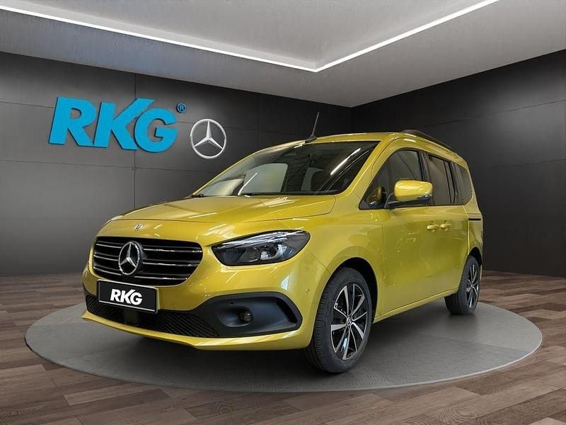Gebraucht Mercedes T180 Progressive 131 PS (96 kW) 2025 Gelb Van / Kleinbus