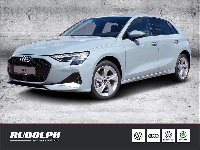 Grau Neu 2025 Audi A3 Sportback Advanced Plus Limousine | 35.460 € (Guter Preis) - Bild 1/4