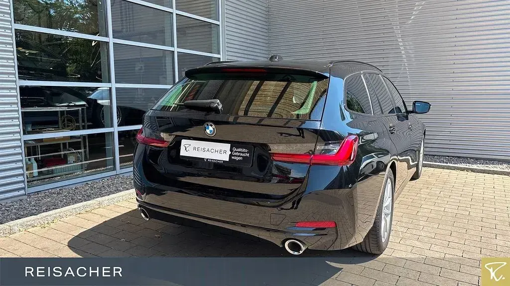 Gebraucht BMW 320 190 PS (139 kW) 2023 Schwarz Limousine