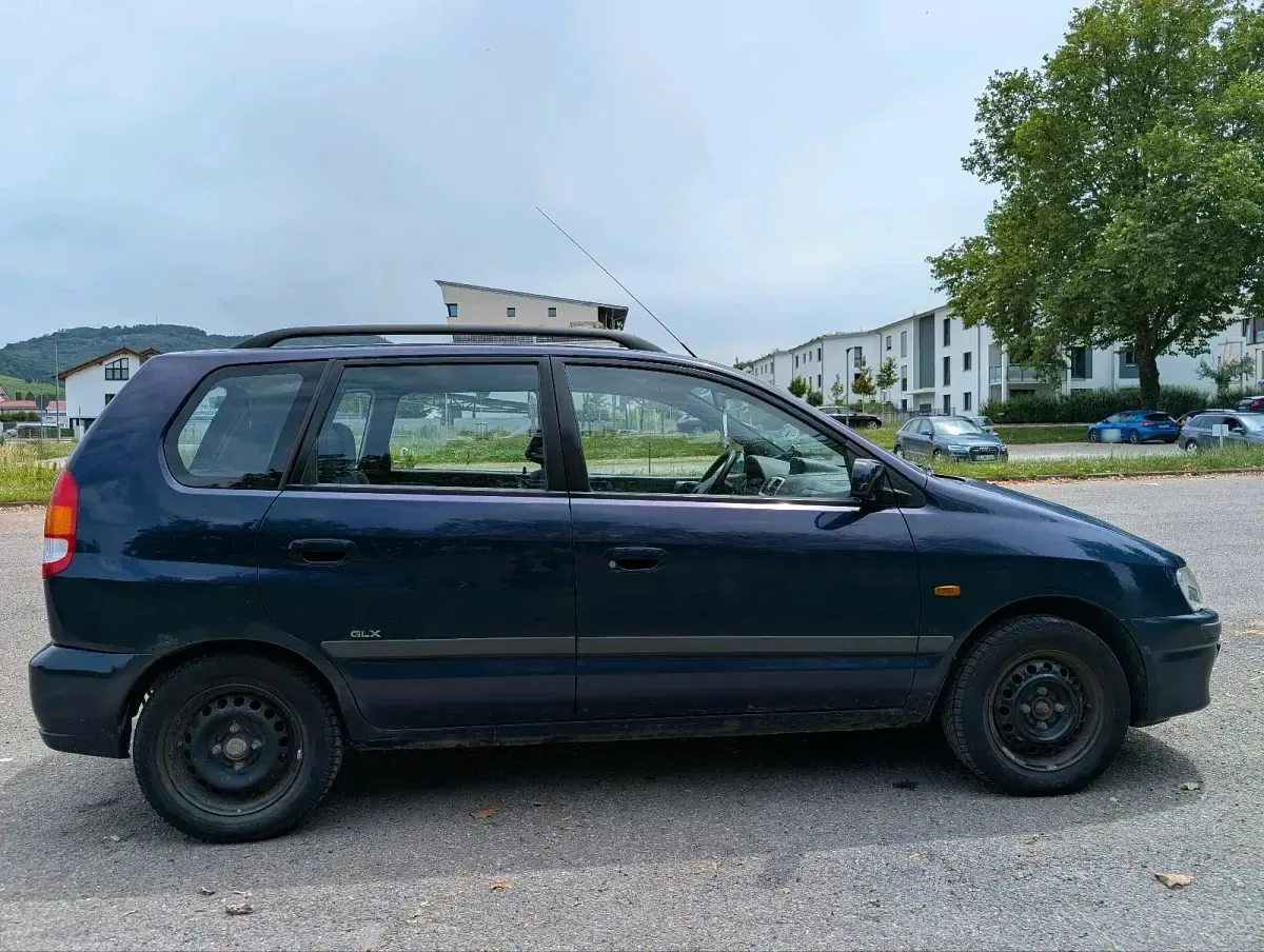 Gebraucht Mitsubishi Space Star 83 PS (61 kW) 2000 Blau Van / Kleinbus