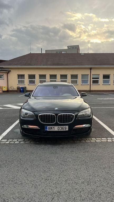 Gebraucht BMW 750L 408 PS (300 kW) 2010 Schwarz Limousine