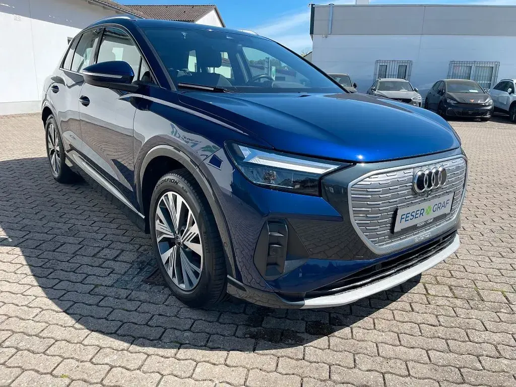 Gebraucht Audi Q4 e-tron Advanced 194 kW (265 PS) 2023 Navarrablau metallic SUV