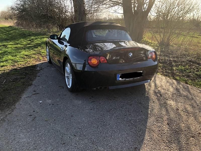 Gebraucht BMW Z4 192 PS (141 kW) 2003 Schwarz Cabrio