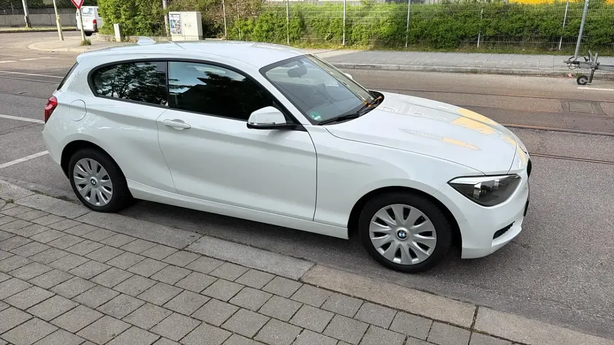 Gebraucht BMW 114 Efficient Dynamics 102 PS (75 kW) 2013 Weiß Kleinwagen
