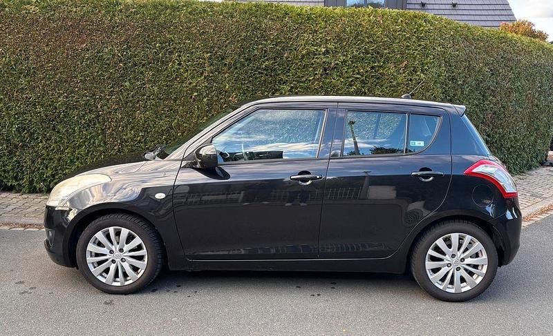 Schwarz Gebraucht 2011 Suzuki Swift Comfort Limousine | 4.300 € (Guter Preis) - Bild 1/4