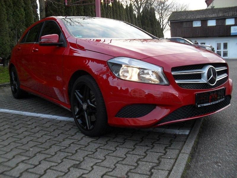 Gebraucht Mercedes A250 AMG line 211 PS (155 kW) 2014 Rot Limousine