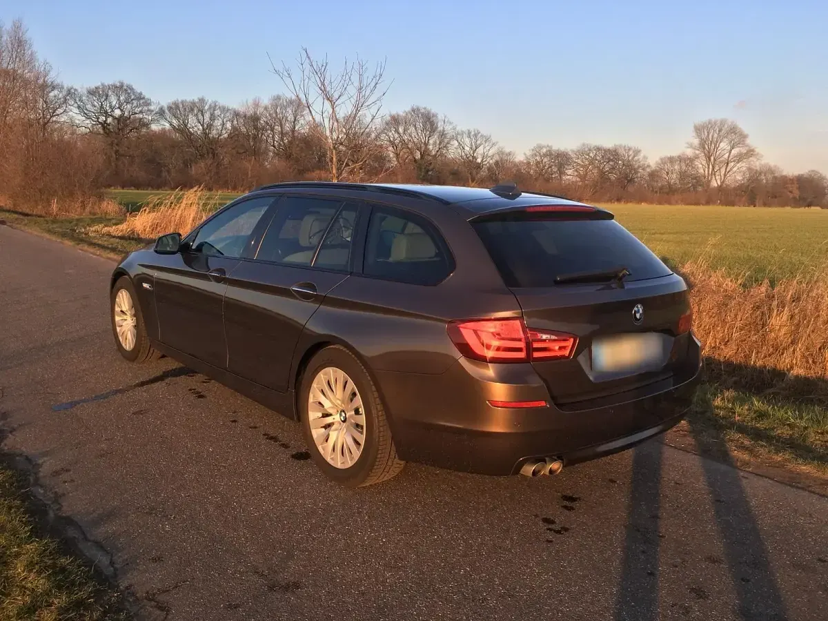 Gebraucht BMW 520 Shadowline 184 PS (135 kW) 2012 Braun Kombi