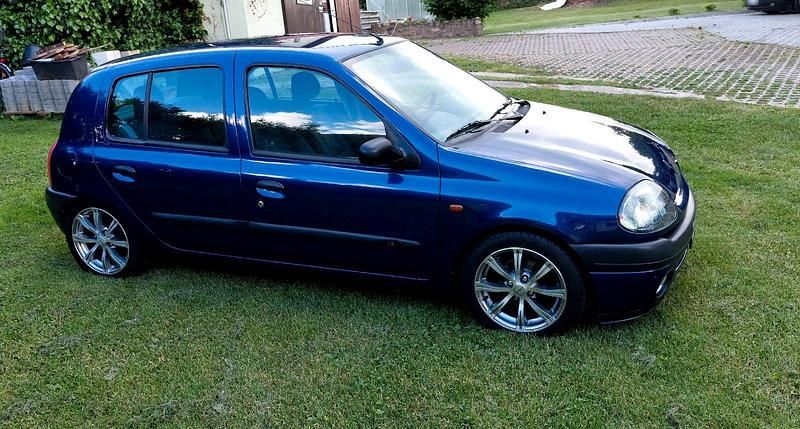 Second-hand Renault Clio II 1999 Albastru Hatchback