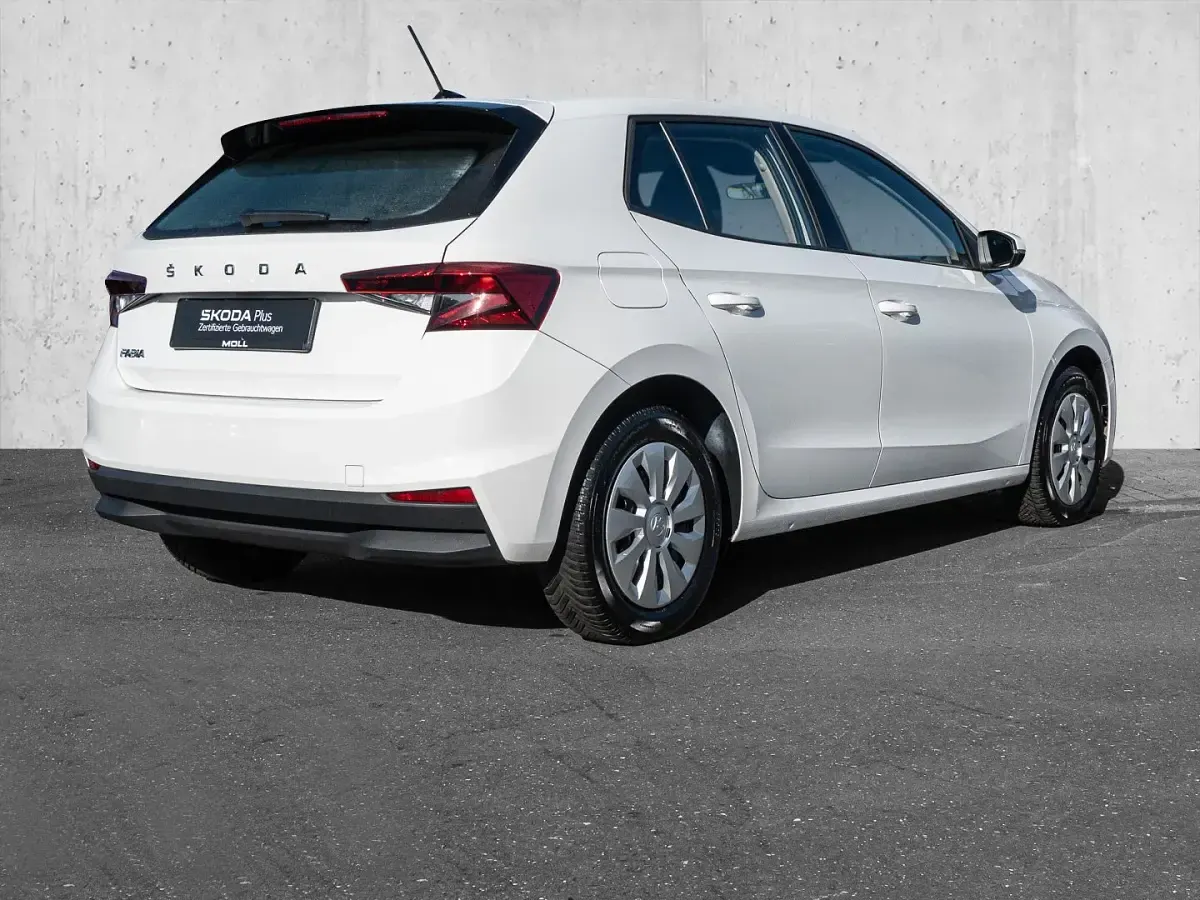 Gebraucht Skoda Fabia Active 80 PS (58 kW) 2023 Candyweiß Kleinwagen
