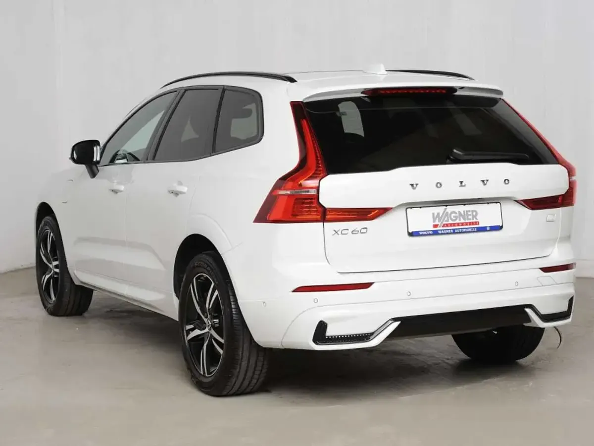 Gebraucht Volvo XC60 R-Design 310 PS (228 kW) 2022 Ice white SUV