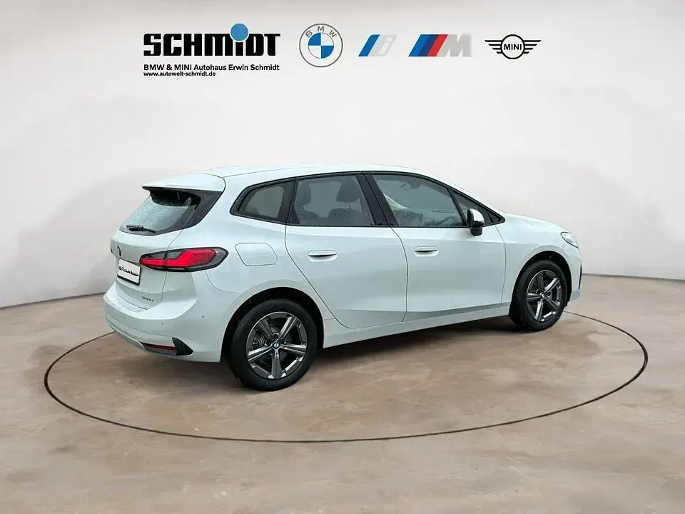 Gebraucht BMW 220 Active Tourer 163 PS (119 kW) 2025 Weiß Van / Kleinbus