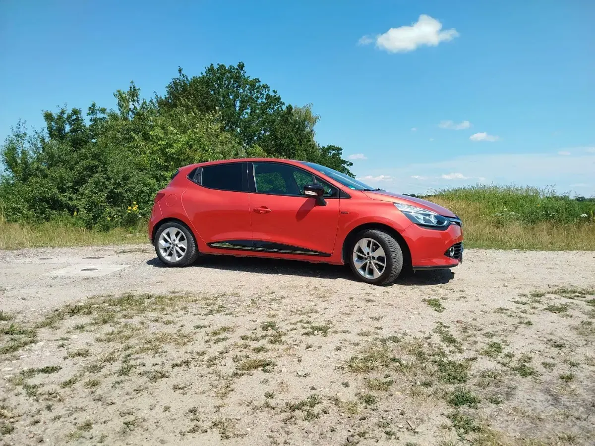 Gebraucht Renault Clio IV LIMITED 73 PS (53 kW) 2016 Rot Coupé