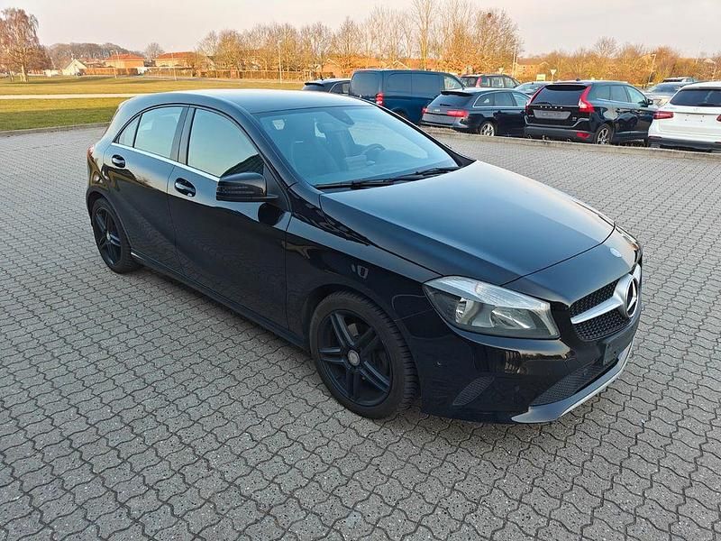 Gebraucht Mercedes A200 136 PS (100 kW) 2017 Schwarz Limousine