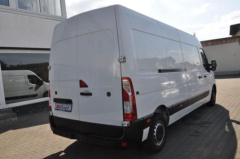 Second-hand Renault Master 150 CP (110 kW) 2022 Alb Monovolum