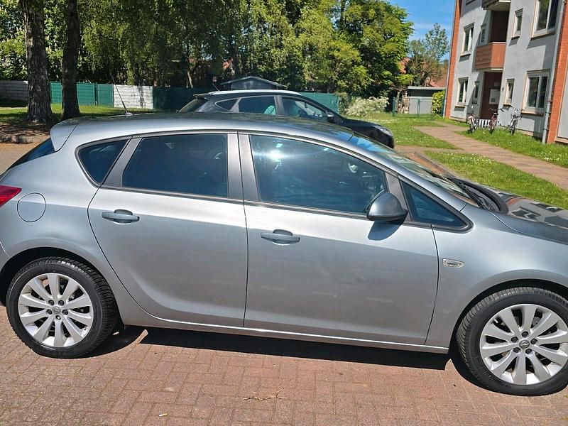 Brugt Opel Astra 116 HK (85 kW) 2011 Grøn Sedan