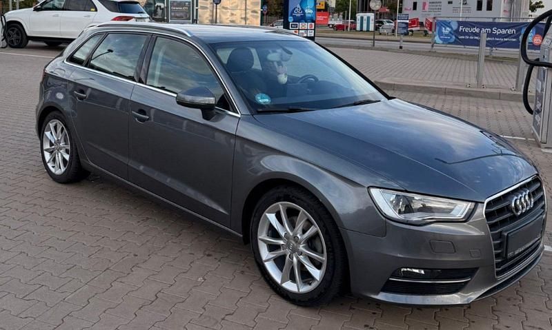 Grau Gebraucht 2013 Audi A3 Sportback Ambition Limousine | 8.750 € (Fairer Preis) - Bild 1/4