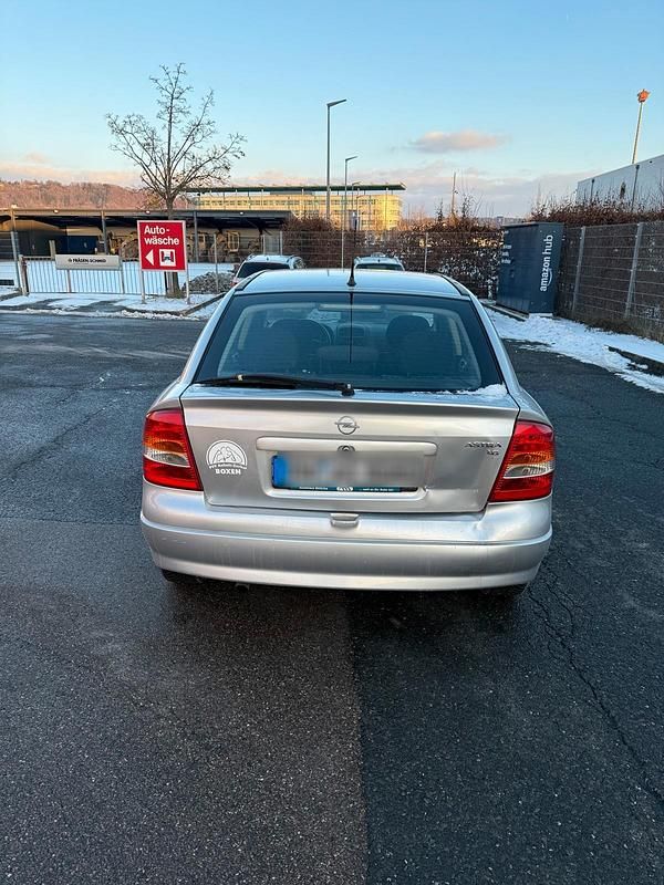 Gebraucht Opel Astra 75 PS (55 kW) 1998 Silber Limousine