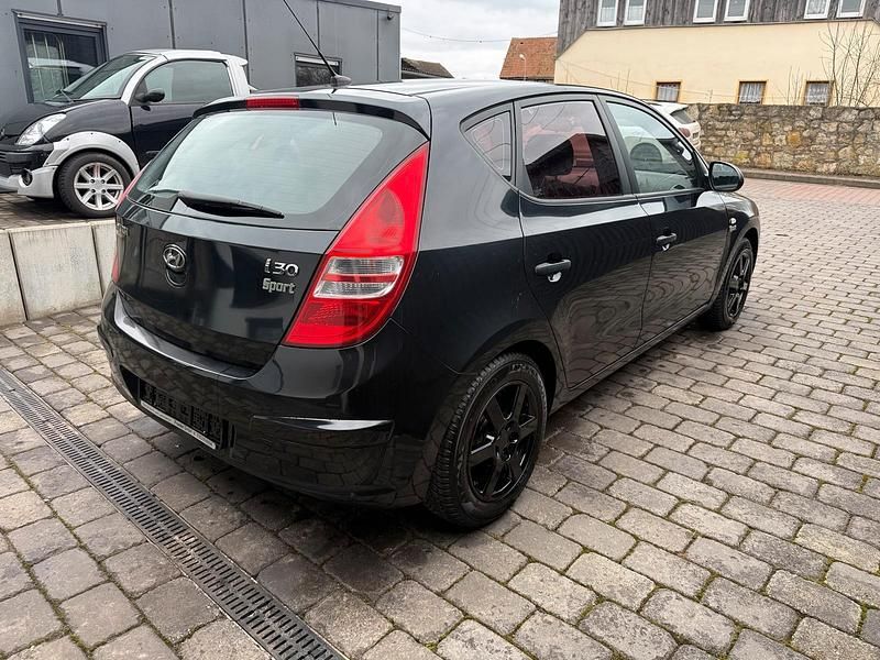 Gebraucht Hyundai i30 109 PS (80 kW) 2008 Schwarz Limousine