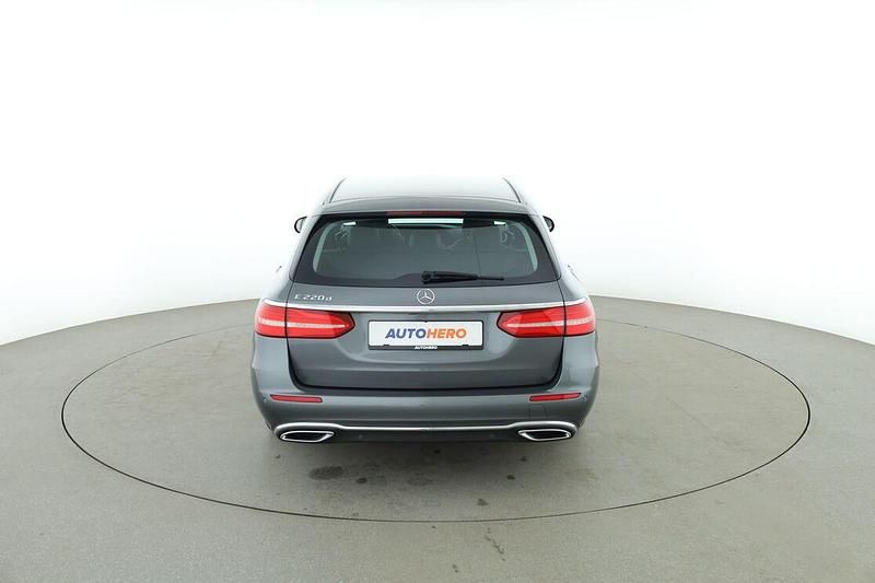 Gebraucht Mercedes E220 Avantgarde 194 PS (142 kW) 2016 Grau Kombi